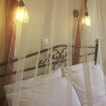 Amerisa & Otel Fira (Santorini)