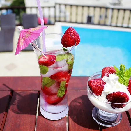 Amerisa & Hotel Fira (Santorini)