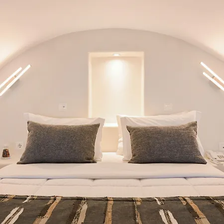 Amerisa & Hotel Fira (Santorini)