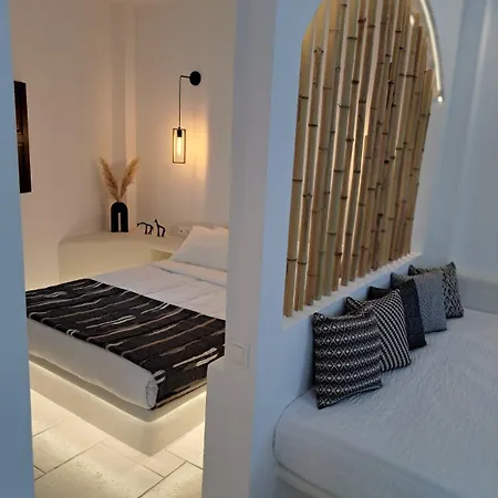 Amerisa & 3* Fira (Santorini)