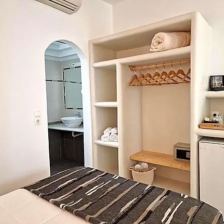 Amerisa & 3* Fira (Santorini)