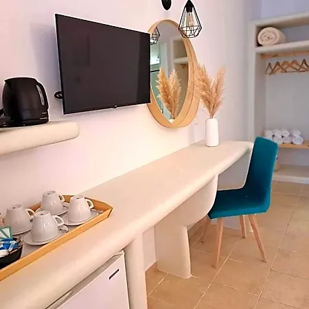 Amerisa & 3* Fira (Santorini)