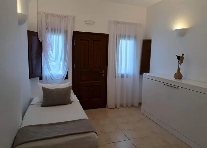 Amerisa & Fira (Santorini)