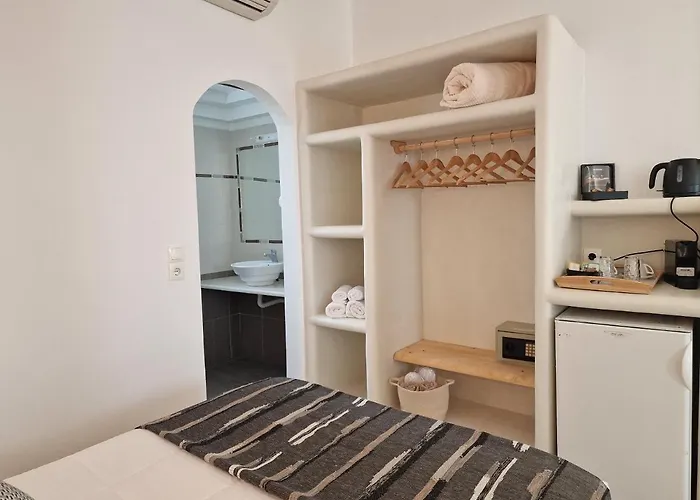 Amerisa & 3* Fira (Santorini)