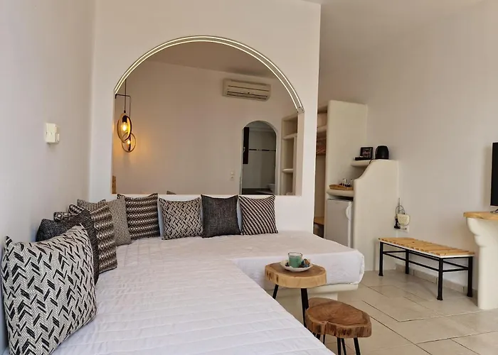 Amerisa & 3* Fira (Santorini)