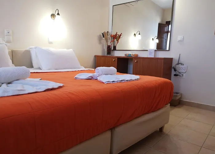 Amerisa & Fira (Santorini)