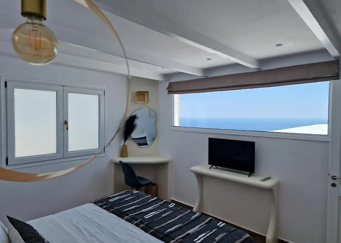 Hotel Amerisa & Fira (Santorini)