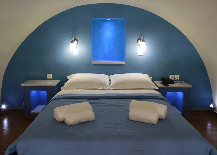 Amerisa & Hotel Fira (Santorini)