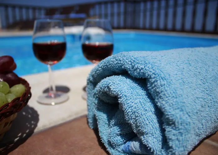 Amerisa & Hotel Fira (Santorini)