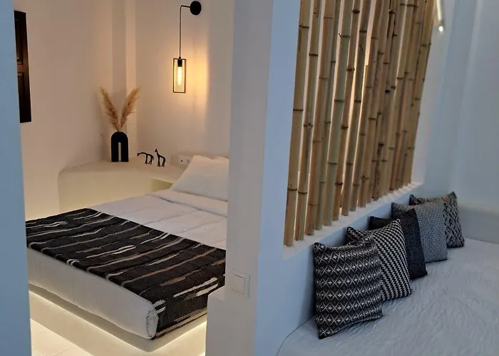 Amerisa & 3* Fira (Santorini)