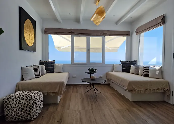 Amerisa & 3* Fira (Santorini)