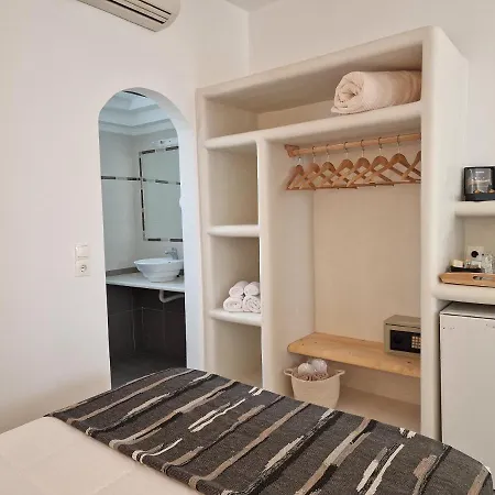 Amerisa & 3* Fira (Santorini)