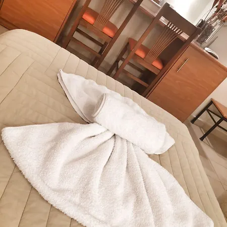 Amerisa & 3* Fira (Santorini)