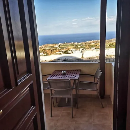 Hotel Amerisa & Fira (Santorini)